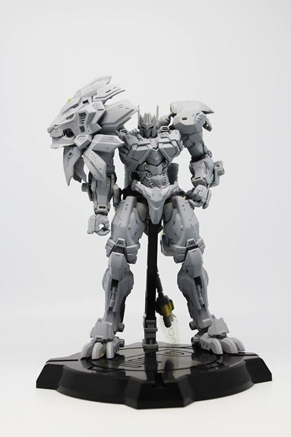 Perfect Effect Leonidas New Images Reveal Weapons And Comparison With MP 10 Optimus Prime  (1 of 6)